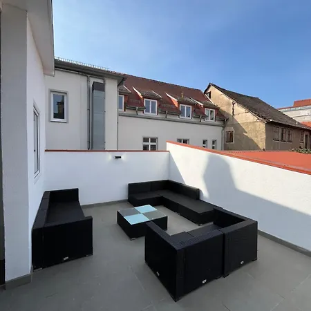 Zentrale Altstadtferienwohnung - Ruhig I Grosse Terrasse I Kostenfreier Parkplatz I Trockner I Xxl Bett *