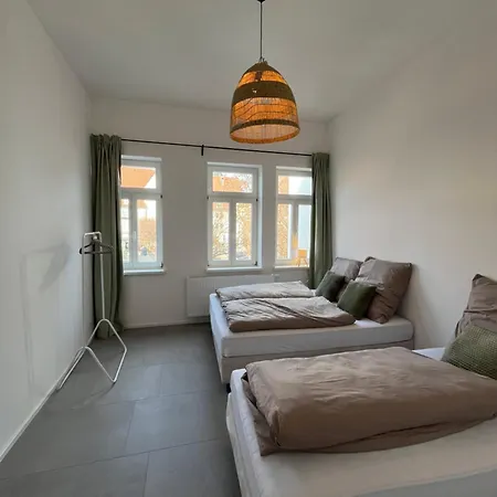 Zentrale Altstadtferienwohnung - Ruhig I Grosse Terrasse I Kostenfreier Parkplatz I Trockner I Xxl Bett