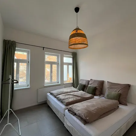 Zentrale Altstadtferienwohnung - Ruhig I Grosse Terrasse I Kostenfreier Parkplatz I Trockner I Xxl Bett Lägenhet *