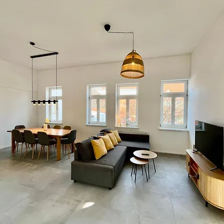 Lägenhet Zentrale Altstadtferienwohnung - Ruhig I Grosse Terrasse I Kostenfreier Parkplatz I Trockner I Xxl Bett