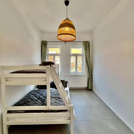 Zentrale Altstadtferienwohnung - Ruhig I Grosse Terrasse I Kostenfreier Parkplatz I Trockner I Xxl Bett *